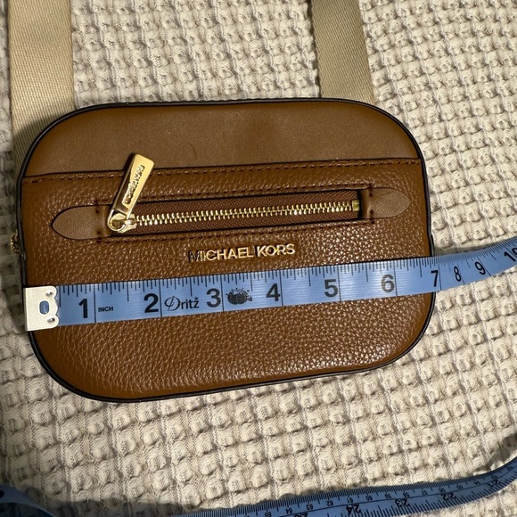 Michael Kors Jet Set Small Pebbled Leather Belt Bag - Picture 12 of 15